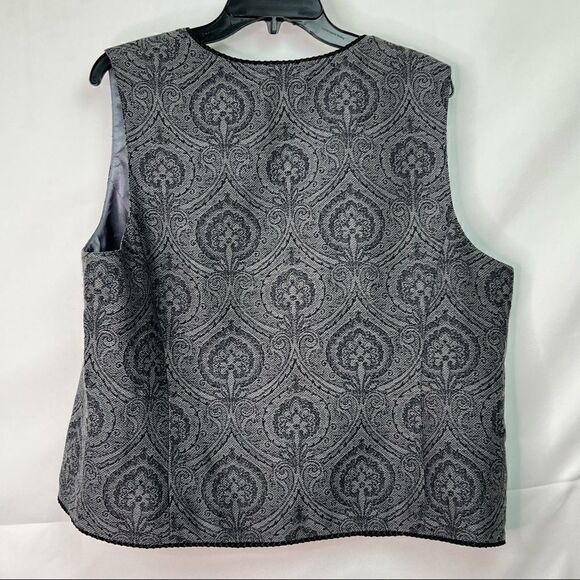 Pendleton Gray and black floral 100% virgin wool vest - Picture 5 of 8